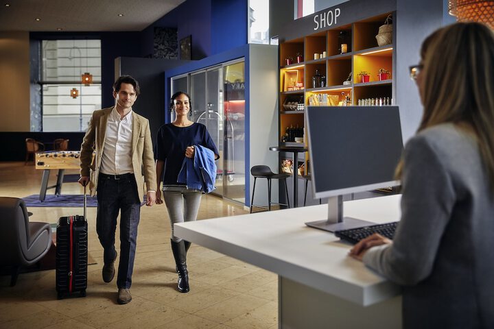 Check-in/check-out kiosk