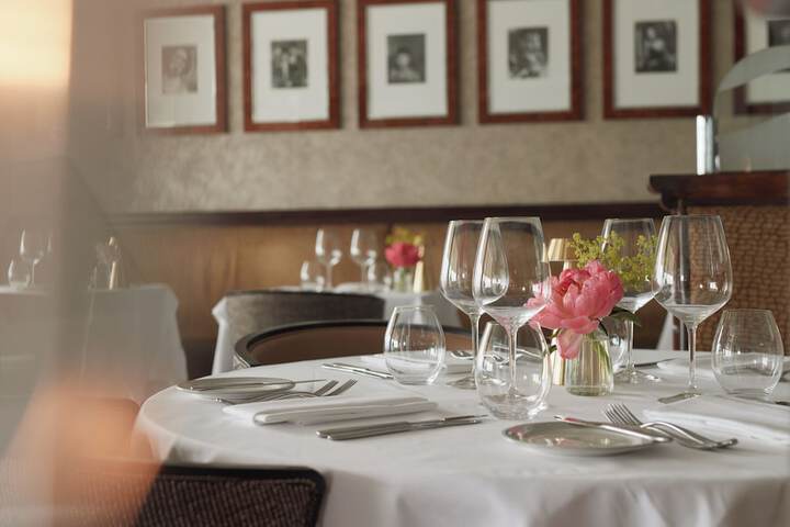 Dining 40 of 56