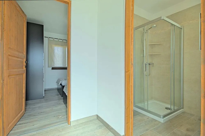 Room 3 of 22