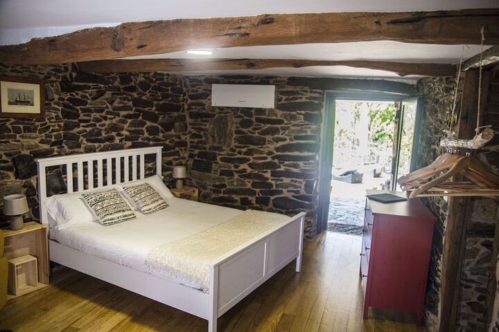 Room 9 of 40