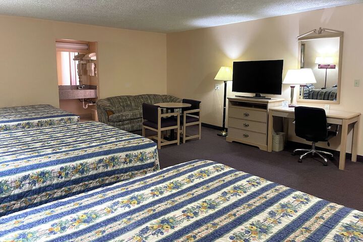 Room 5 of 17