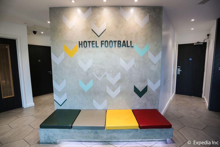Entrance & Lobby