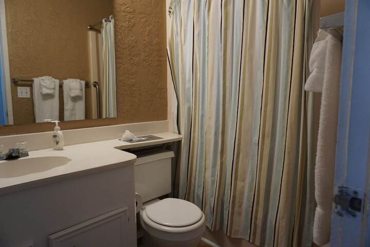 Room 10 of 20