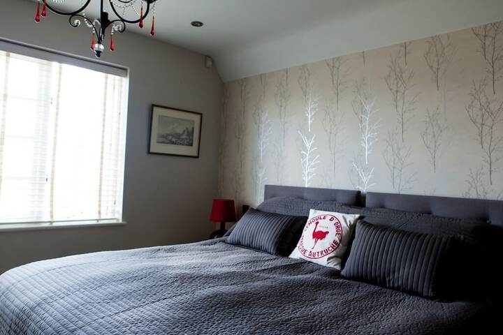 Room 12 of 37
