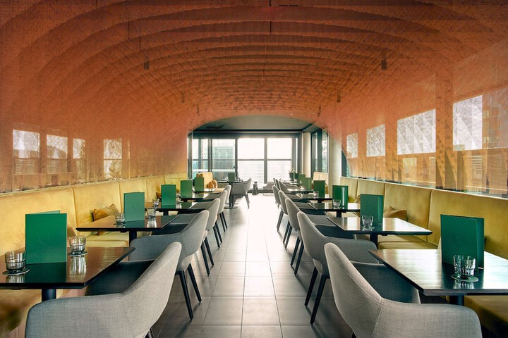 Lounge 90 of 95