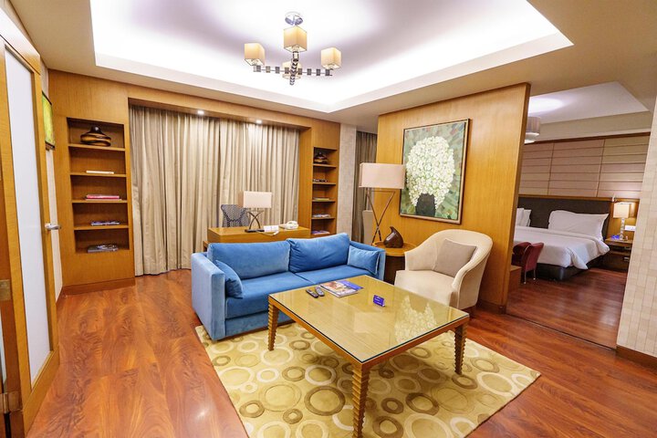 Room 42 of 107