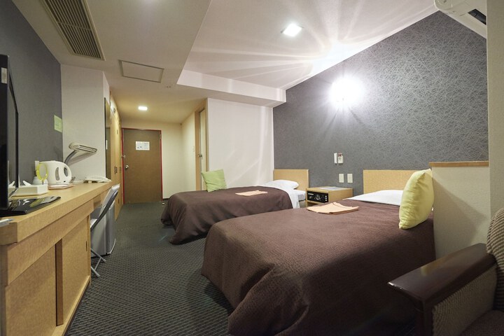 Room 15 of 31