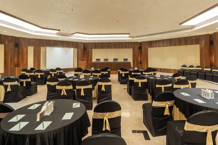 Ballroom/Hall 57 of 64