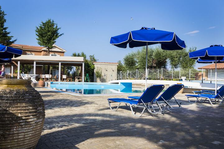 Hotel with Pool