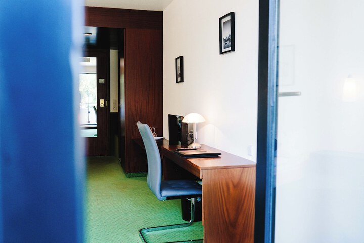 Room 10 of 29