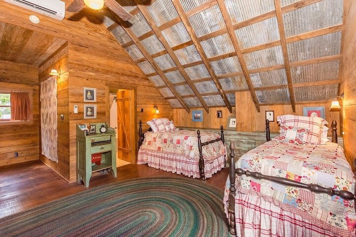 Room 2 of 35