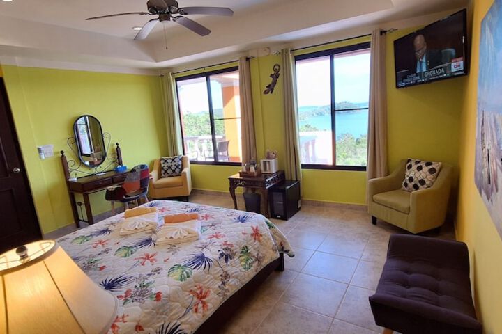 Room 10 of 125