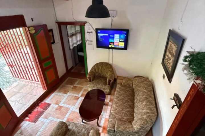 Room 10 of 21