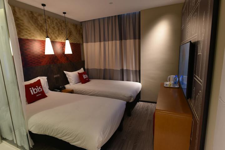 Room 2 of 14