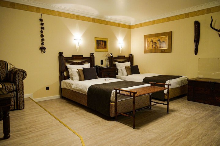 Room 11 of 40