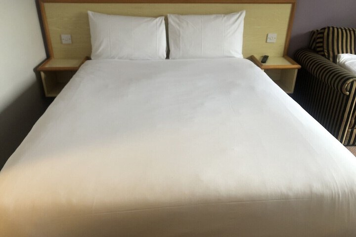 Room 15 of 34