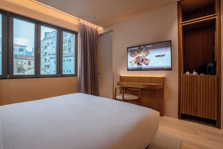 Room 12 of 43