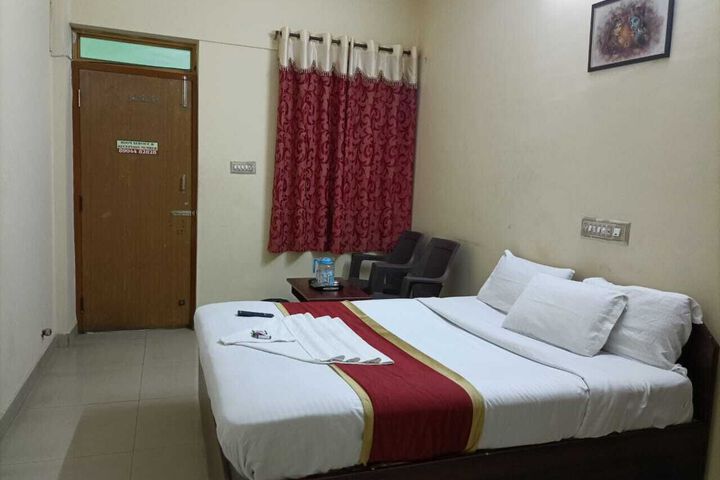 Room 7 of 8