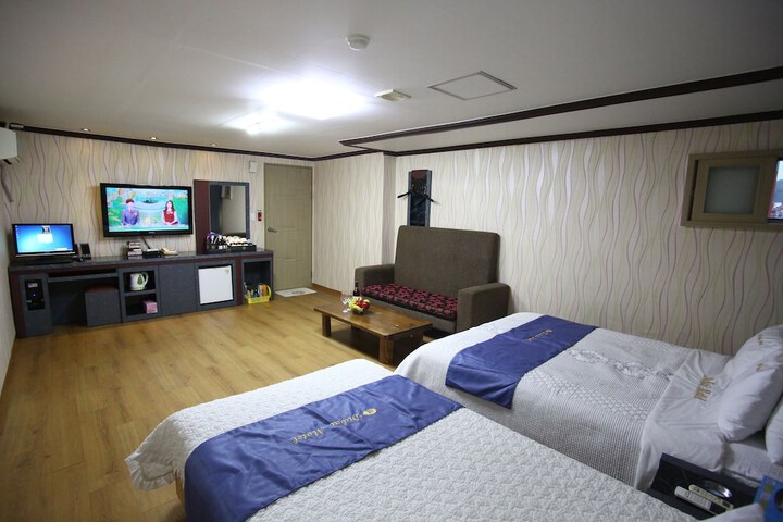 Room 19 of 24