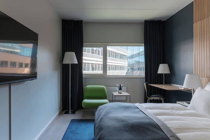 Room 57 of 119
