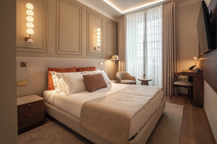 Room 8 of 48