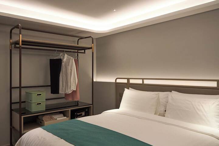 Room 131 of 212