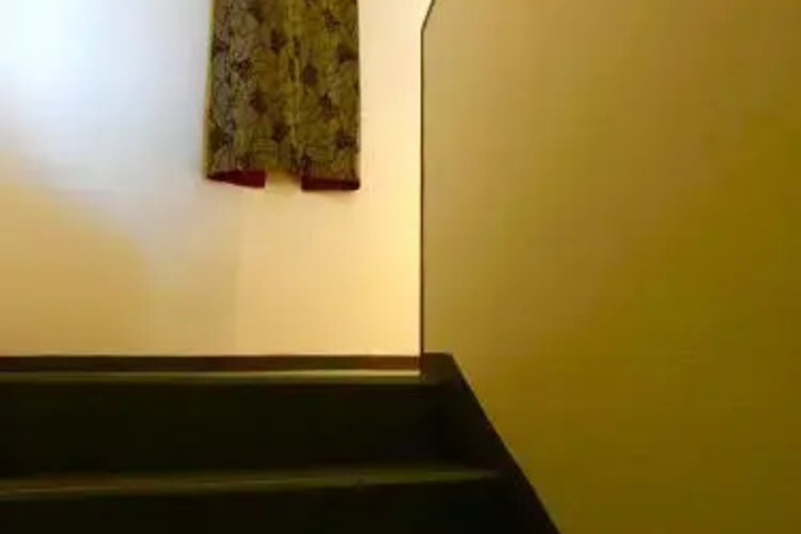 Room 8 of 14