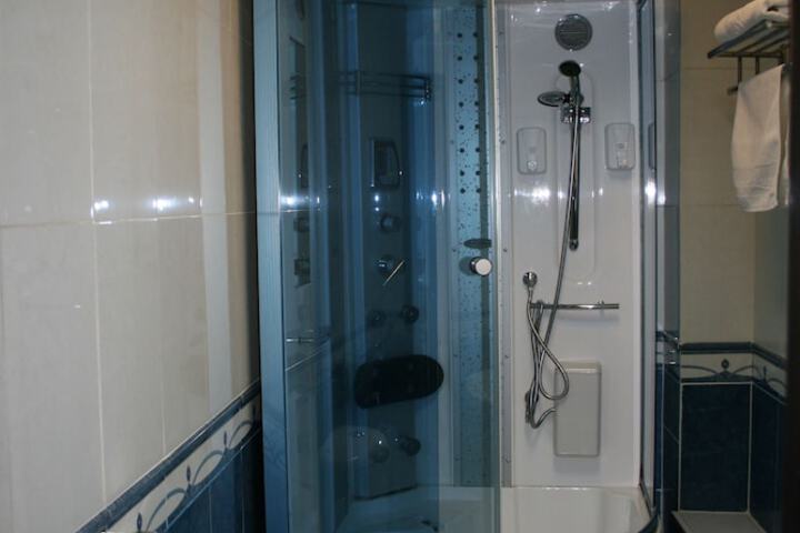 Room 12 of 15