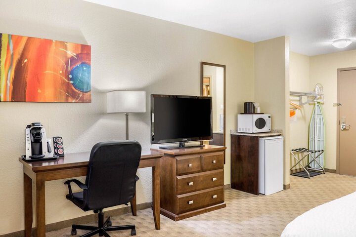 Room 4 of 67