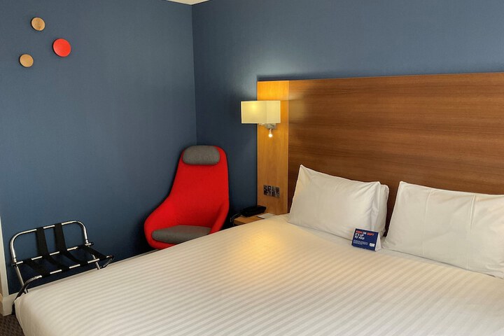 Room 9 of 51