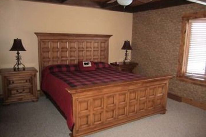 Room 5 of 12