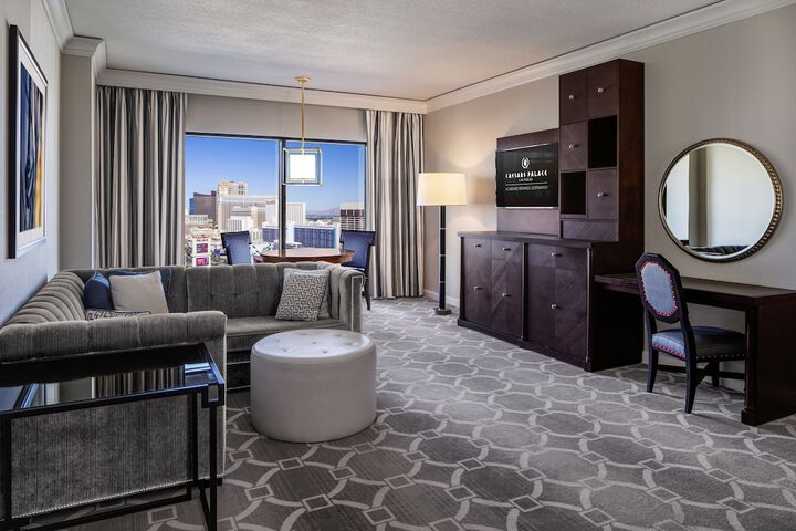Room 104 of 225