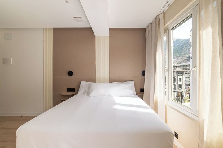 LEE Hotel