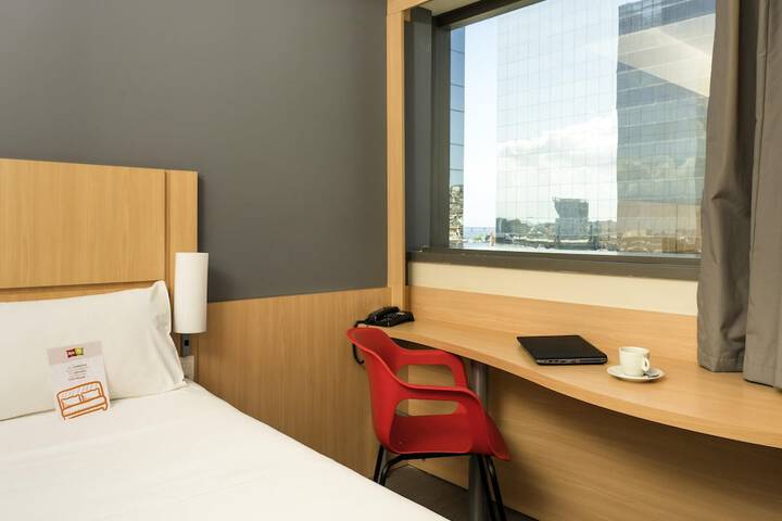 Room 9 of 60