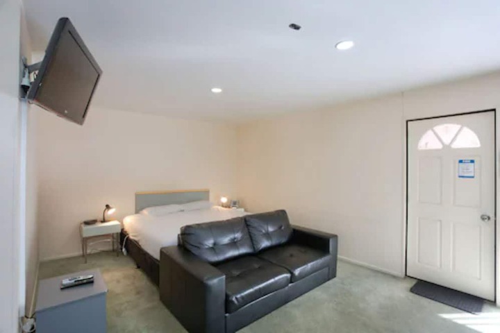 Room 9 of 52