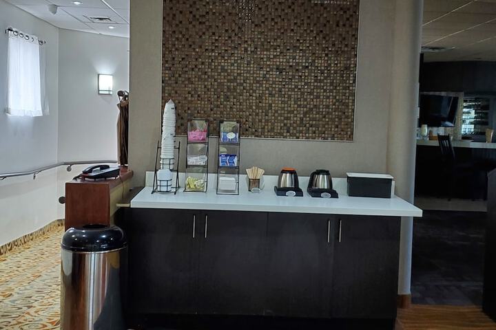 Breakfast/Coffee Service 40 of 45