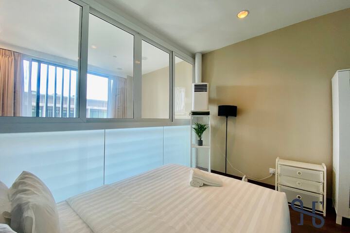 Room 12 of 326