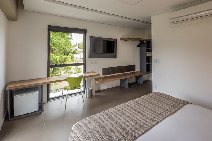 Room 25 of 58