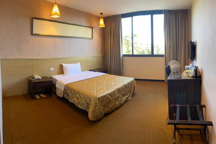 Room 15 of 41
