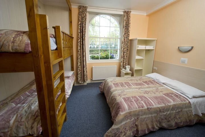 Room 3 of 40