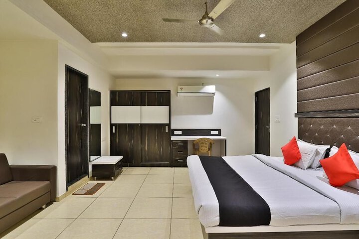 Room 12 of 53