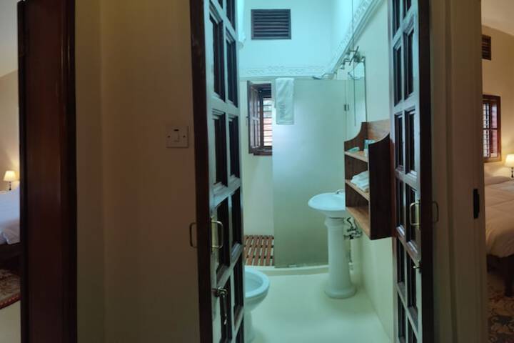 Room 43 of 67