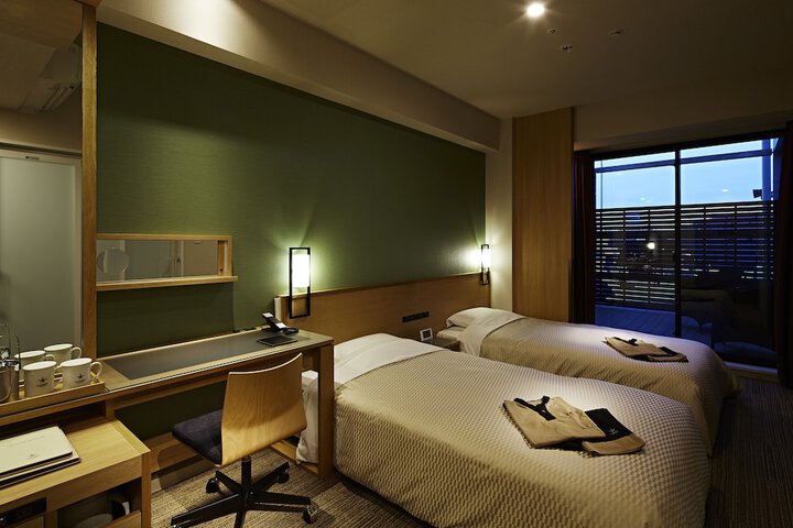 Room 14 of 76