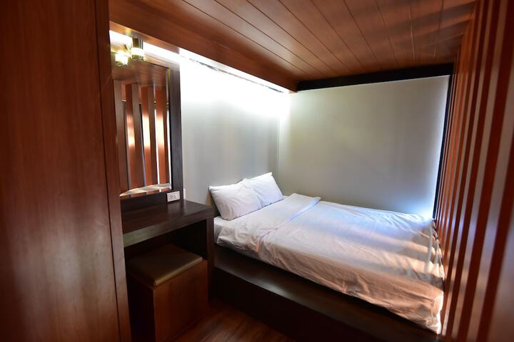 Room 35 of 92