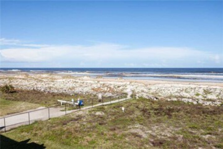 Exterior of Island South by Distinctive Beach Rentals