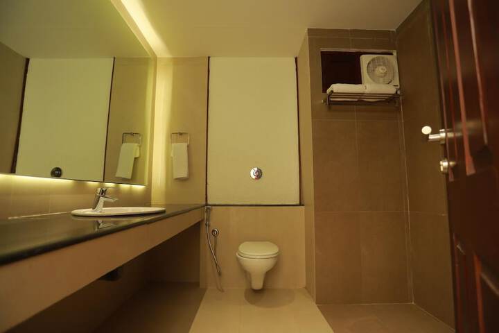 Room 18 of 32
