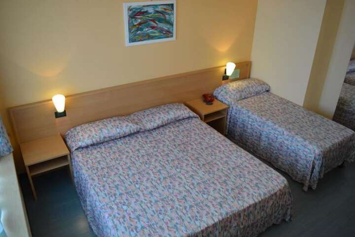 Room 6 of 14