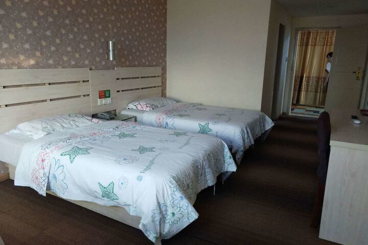 Room 6 of 14