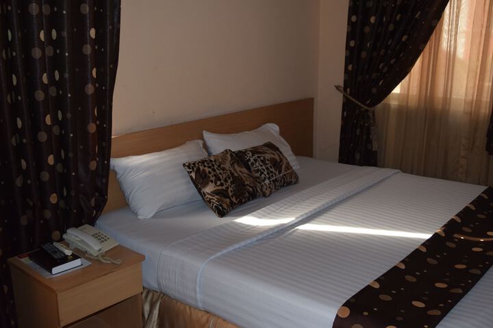 Room 35 of 65
