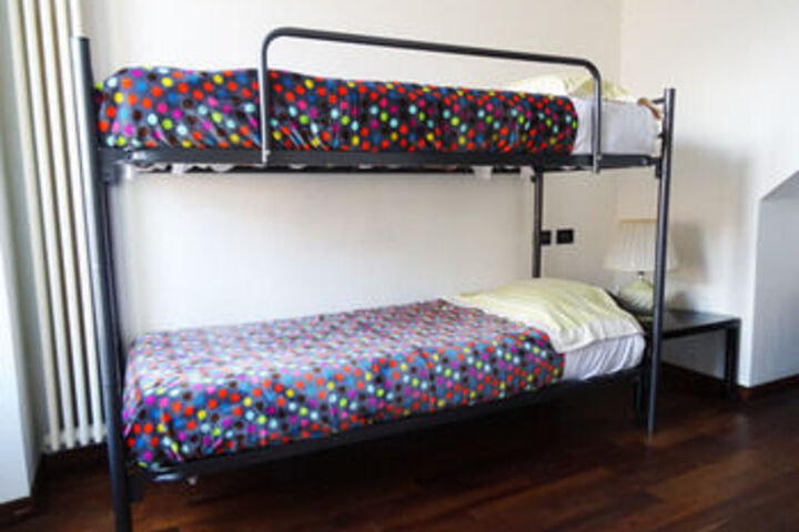 Room 5 of 68